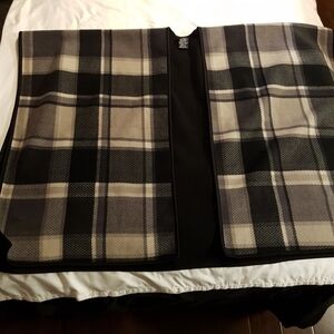 Ike Behar women's poncho cape black, white & gray soft & warm